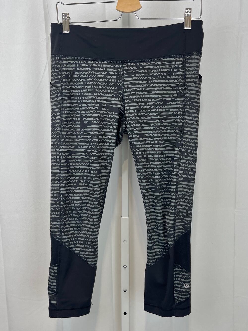 LULULEMON Pace Rival Crop Legging Full On Luxtreme Stripe Play Slate Black 8